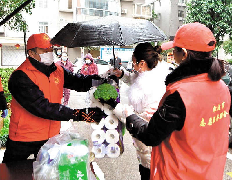 湖北荆州多方联动密织保障网 保民生保生产保医疗 居民日常生活服务